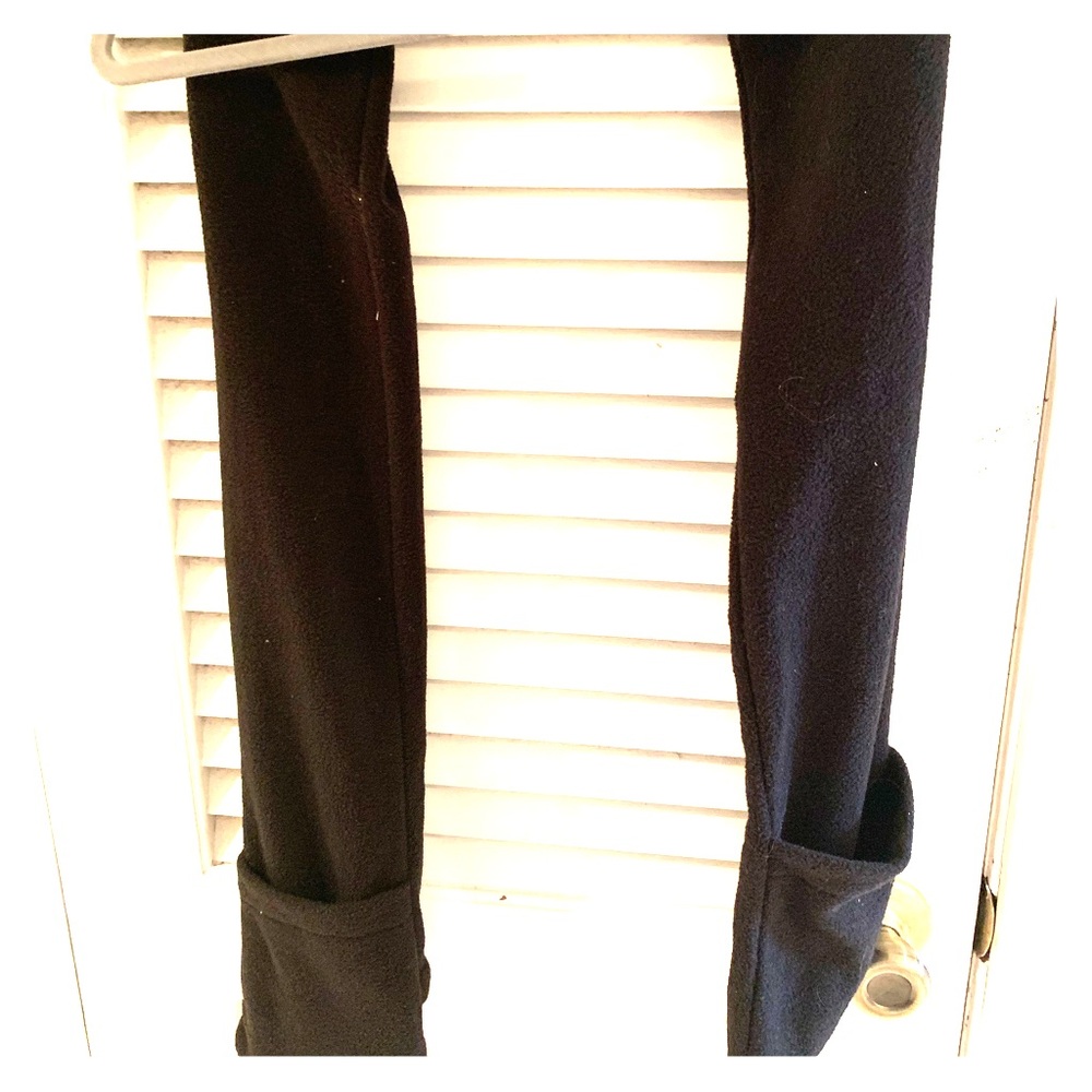 Black fleece heated scarf